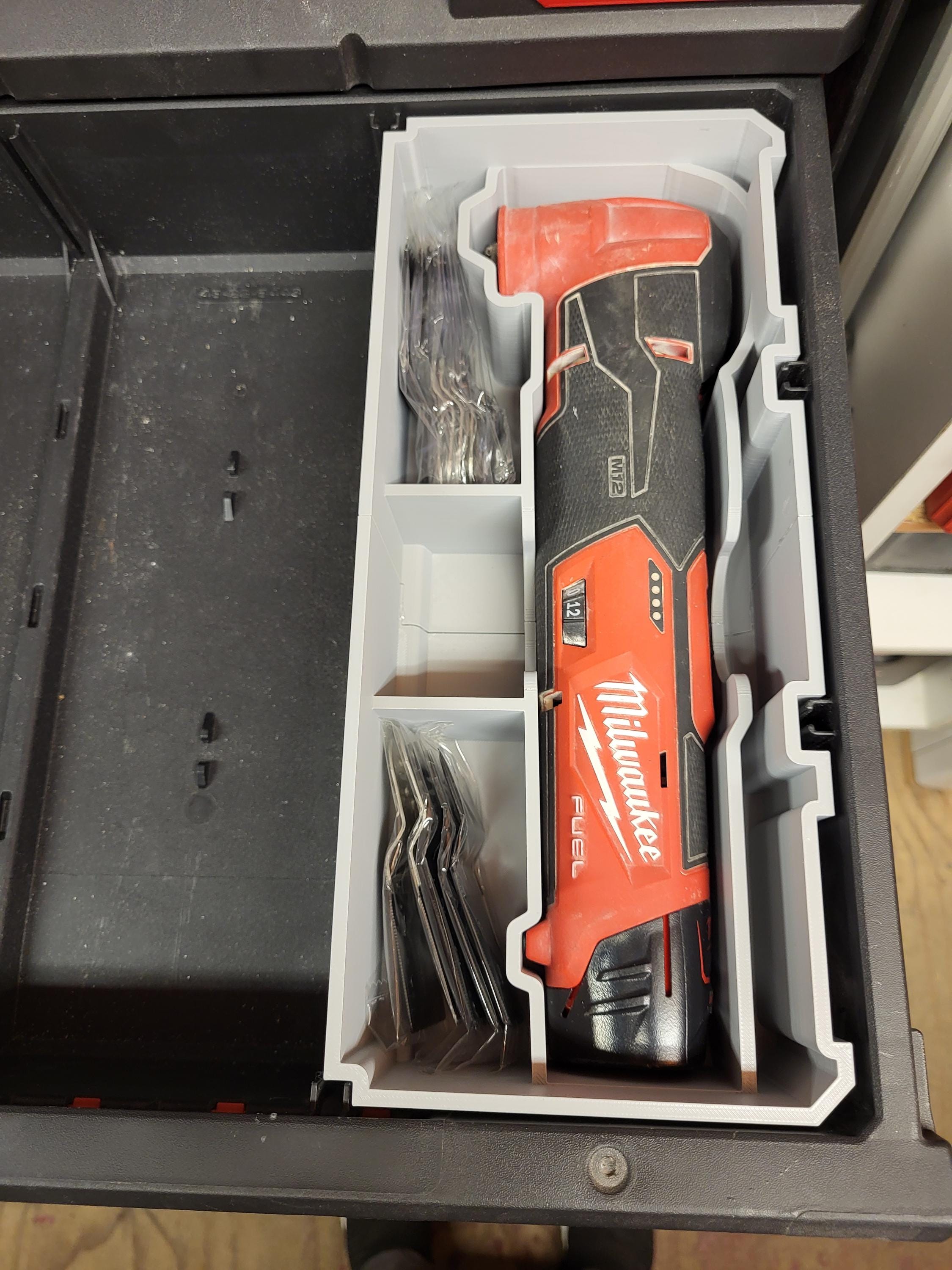 M12 Fuel Multitool 2/3 Drawer