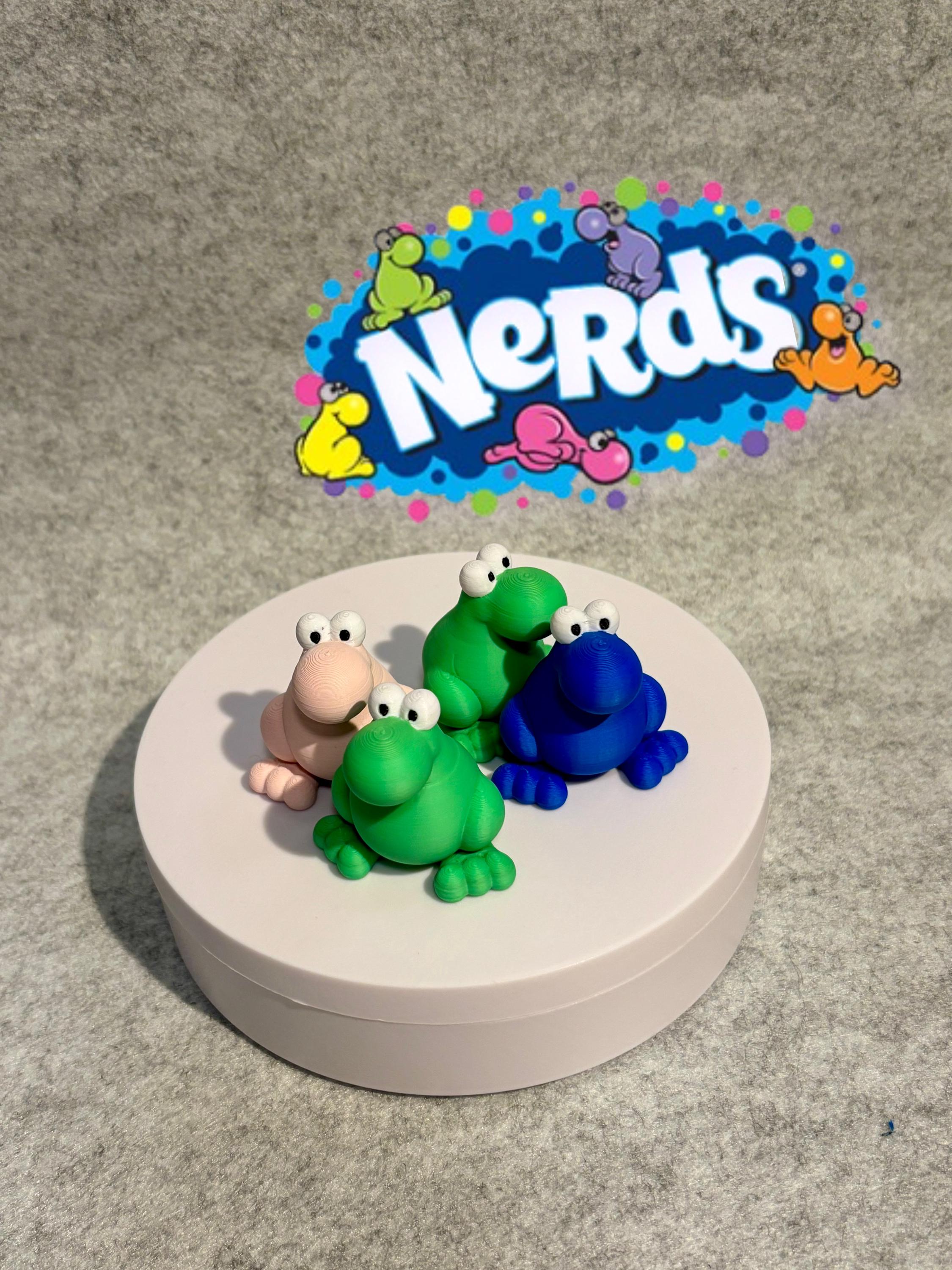 Nerds Frog Figurine 2-pack