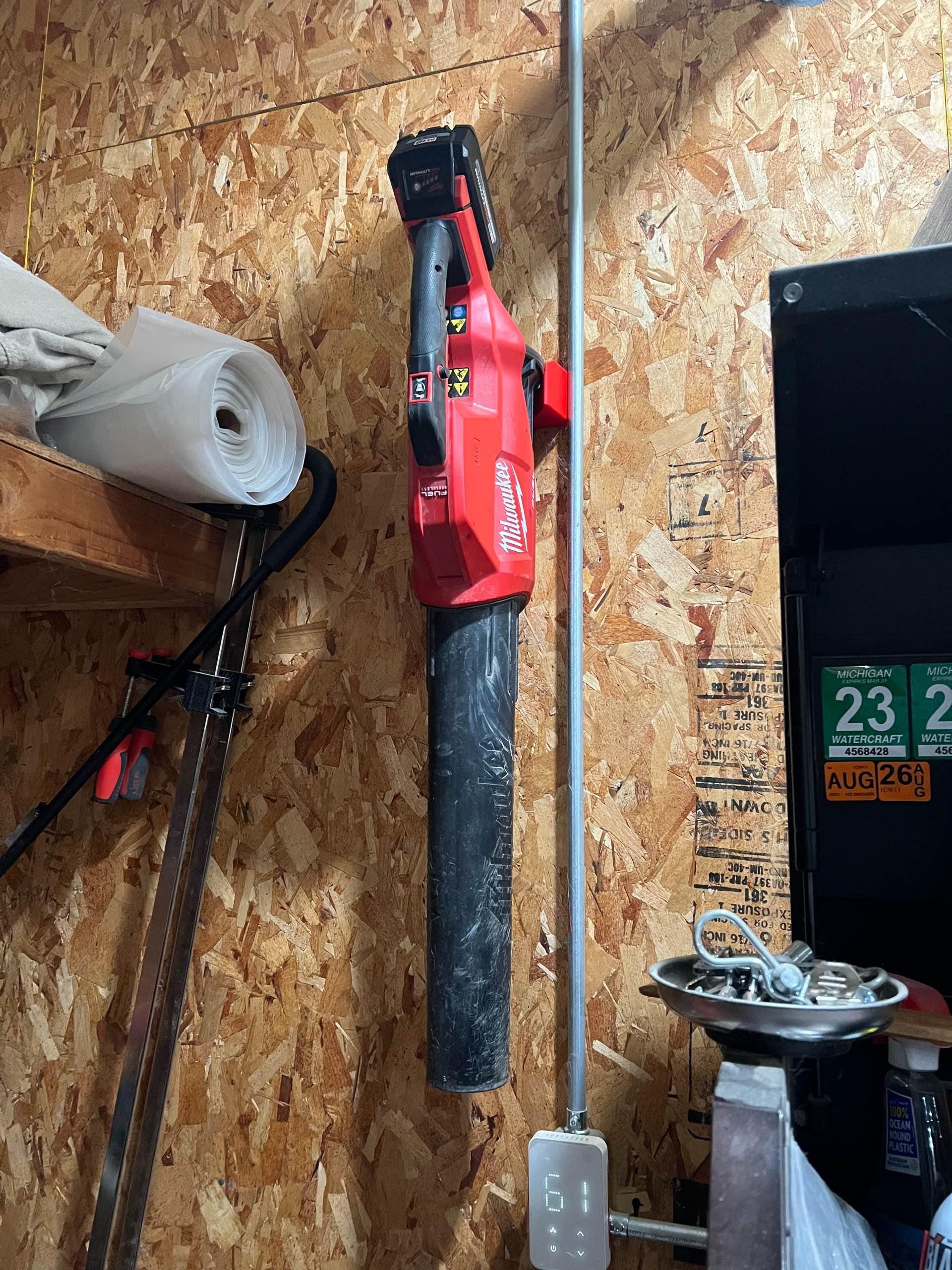 M18 Blower Wall Mount