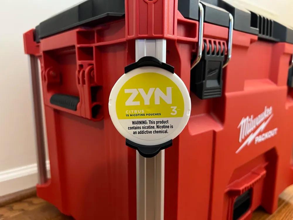 Zyn Holder